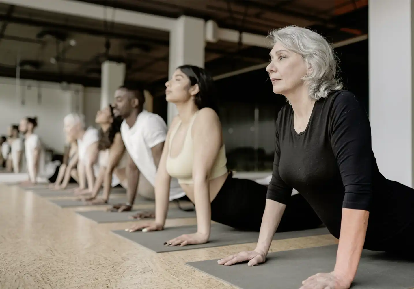 femmes yoga pilates sport